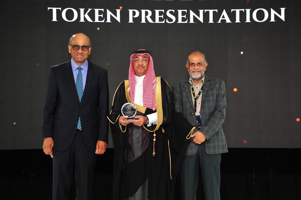 Atas nama Sekretaris Jenderal LMD, Ketua Asosiasi Ulama Muslim, Syekh Dr.Mohammad Al-issa