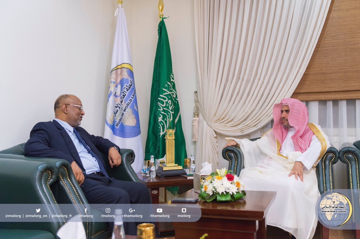 Le SG de la LIM recevant M. Gulam Moshi l'Ambassadeur du Bangladesh au Royaume. Ils ont discuté de questions d'intérêt commun