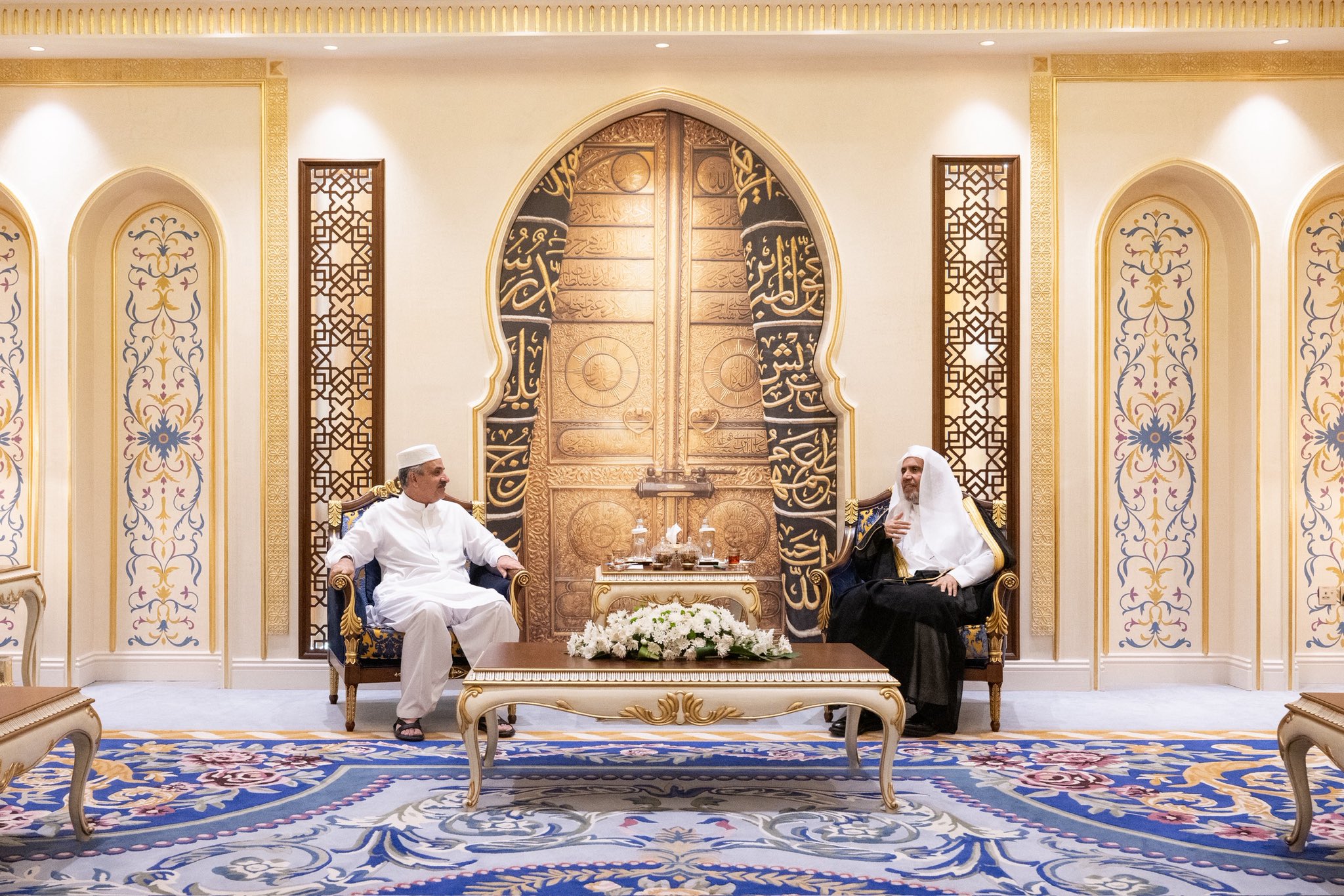 ‏استقبل معالي الأمين العام رئيس هيئة علماء المسلمين، الشيخ د.⁧‫محمد العيسى‬⁩‬⁩ مساء اليوم، معالي رئيس المحكمة العليا بجمهورية باكستان الإسلامية، القاضي يحيى أفريدي