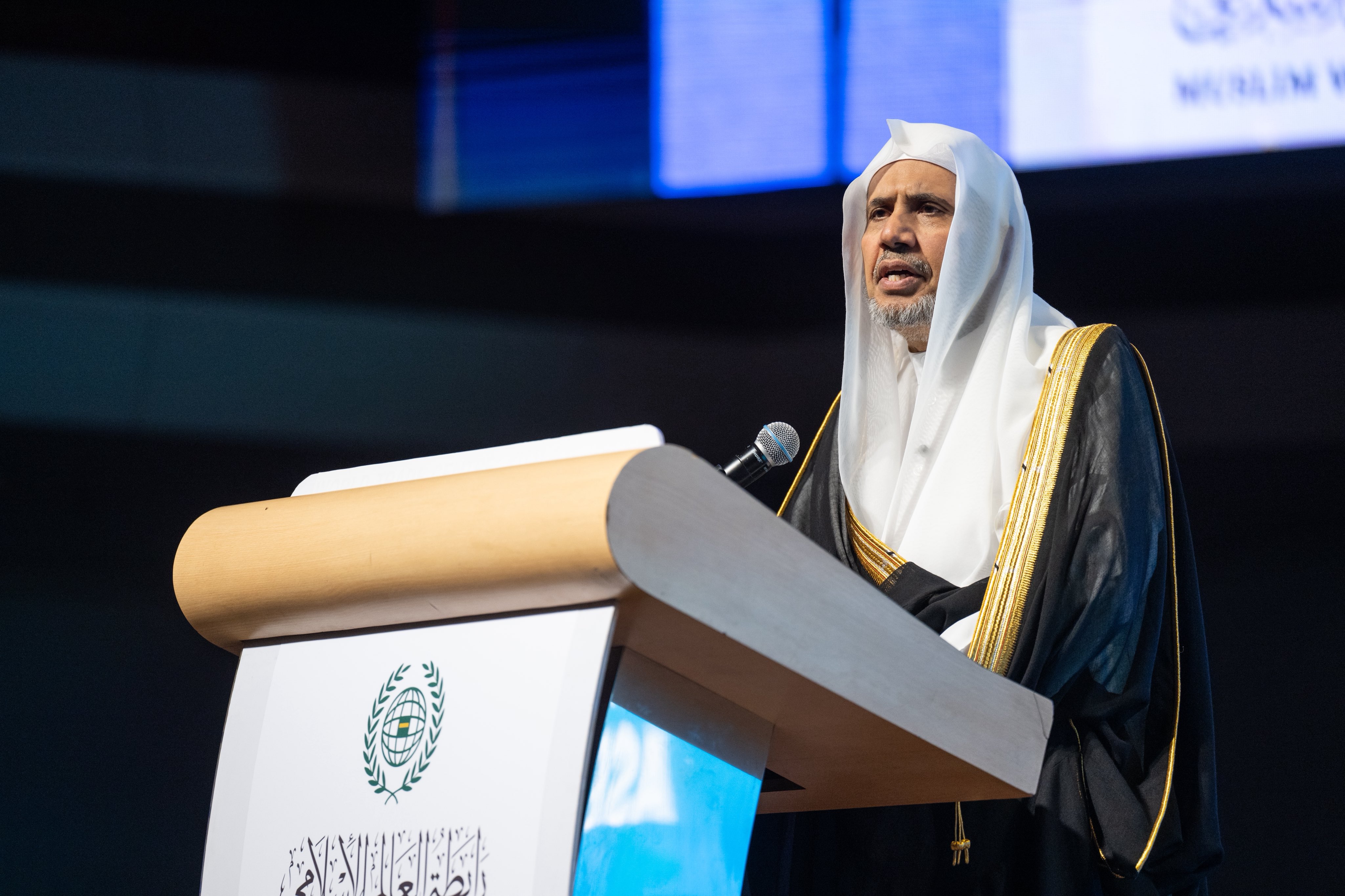 واختتمت رابطة العالم الإسلامي الملتقى بتخريج الدفعة الأولى من برنامج “شهادة التصديق على الإجازة القرآنية”، التي ضمّت نخبة من حُفّاظ وحافظات كتاب الله الحاصلين على الإجازة بالسند المتصل إلى أئمة القراءات