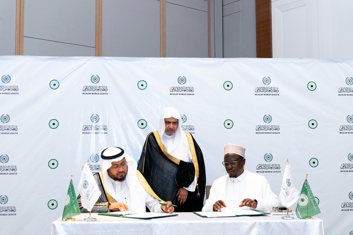 El Secretario General, Presidente de la Comisión de Ulemas, Mohammed Al-Issa, asistió a la firma de un acuerdo entre la Liga y el Consejo Supremo de Musulmanes de Kenia