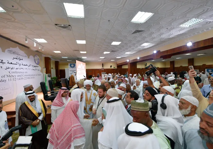 معالي الأمين العام لرابطة العالم الإسلامي الشيخ الدكتور ‫محمد العيسى‬ في كلمته بمؤتمر الرابطة بمنى بمكة المكرمة: (محك السلوك في قيم الرحمة والسعة يكشف مستوى استيعابها ومصداقية العمل بها) 