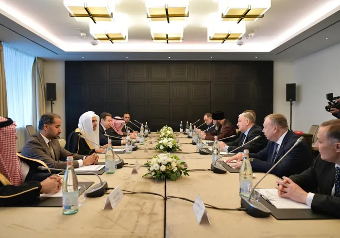 د.العيسى يلتقي رئيس واعضاء صندوق دعم الثقافة الروسي