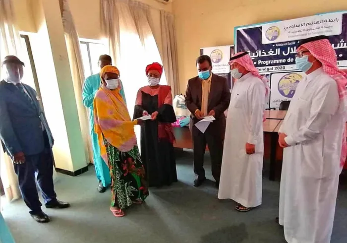 Pour les plus démunis, le confinement génère des problèmes alimentaires. En coopération avec le Sénégal, la LIM lance un plan de secours dans la région de Dakar. La solidarité est vitale pour ces populations.