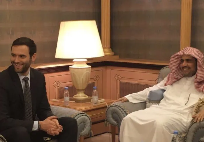 معالي الأمين مستقبلاً اليوم وفداً من كبار مسؤولي لجنة العلاقات الخارجية بمجلس الشيوخ