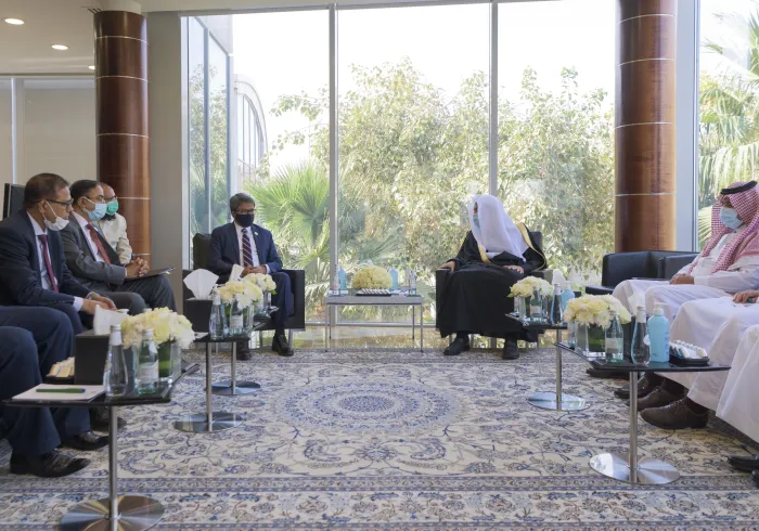 عزت مآب شیخ ڈاکٹر محمد العیسی نے اپنے مکتب میں،جمہوریہ بنگلہ دیش کے وزیر خارجہ جناب محمد شہریار سے ملاقات کی