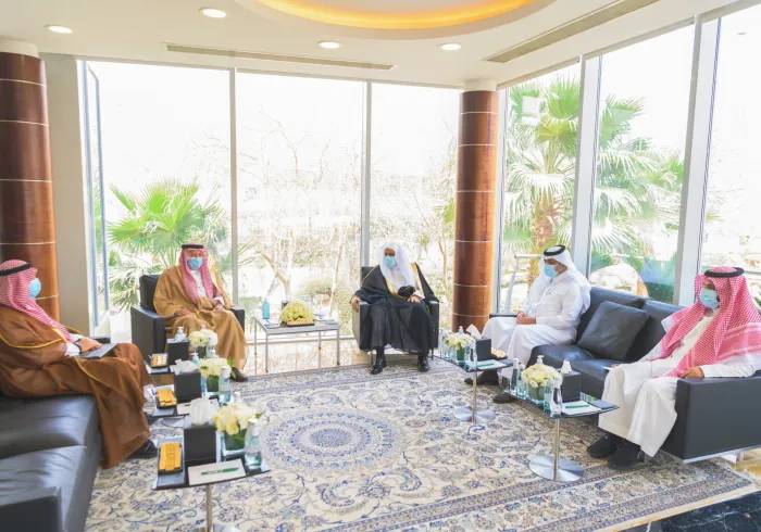 معالي الأمين العام د.محمد العيسى‬⁩ يستقبل ظهر اليوم معالي نائب وزير الخارجية بالمملكة العربية السعودية‬⁩ المهندس: وليد بن عبدالكريم الخريجي