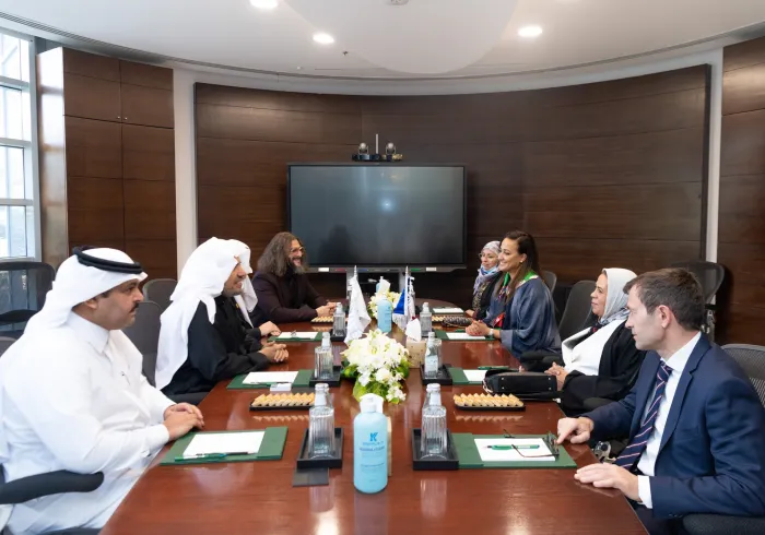 استقبل معالي الشيخ د. محمد العيسى‬ الناشطة الفرنسية العالمية في مجال التوعية الشبابية من أجل السلام السيدة لطيفة زياتن