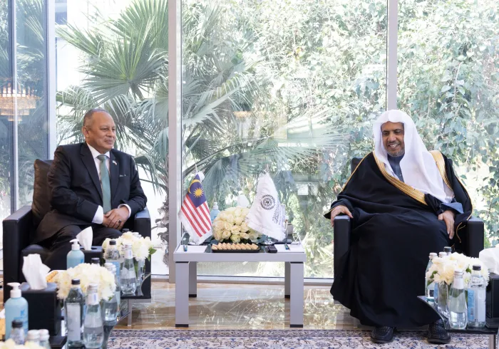 التقى معالي الشيخ د. محمد العيسى‬⁩ -اليوم- بسعادة سفير مملكة ماليزيا لدى المملكة العربية السعودية، السيد عبدالرزاق بن عبدالوهاب