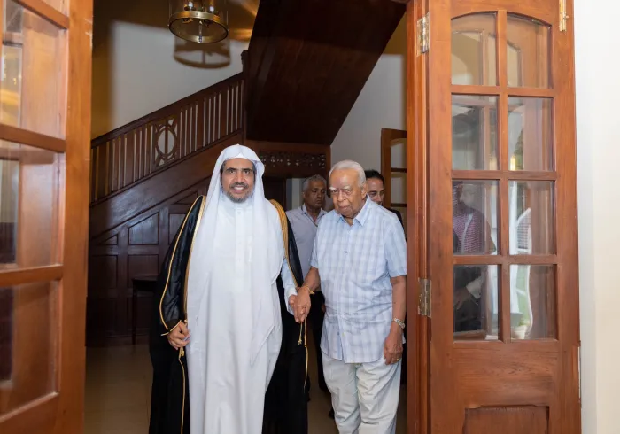 سری لنکا کے صدر  محترم نے رابطہ عالم اسلامی کے سیکرٹری جنرل کا خیر مقدم  اور ان کے اعزاز میں عشائیہ دیا