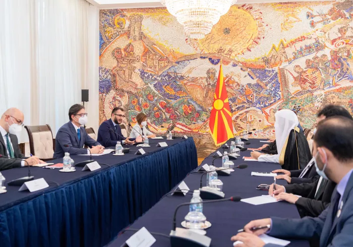 ‏استقبل فخامة رئيس جمهورية مقدونيا د. ستيفو بينداروفسكي في القصر الرئاسي معالي الشيخ د. محمد العيسى‬⁩ الذي يزور العاصمة سكوبيه تلبيةً لدعوة رسمية من فخامته