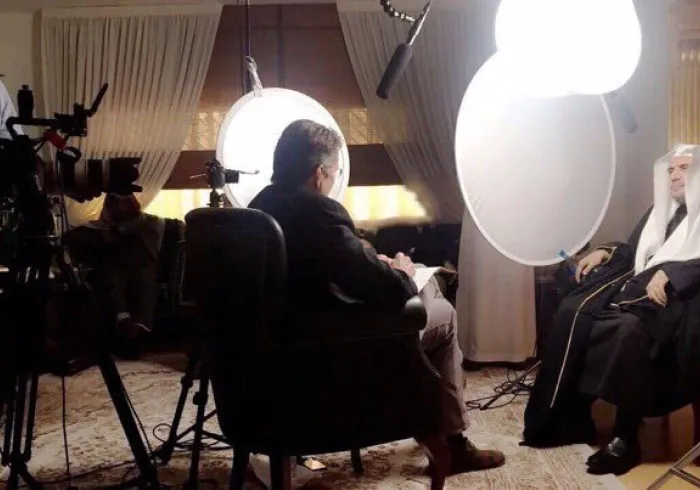 ‏معالي الأمين في حوار مطول وموسع مع شبكة "بي بي إس" الأمريكية لبرنامج فرونتلاين، وذلك بمكتبه صباح اليوم