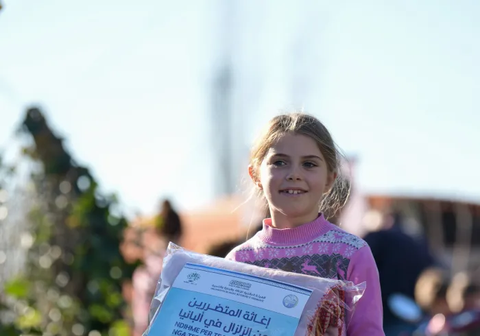 La Charte De La Mecque souligne qu’il est de la plus haute responsabilité des États et des organisations internationales de veiller au bien-être des enfants, à leur santé et éducation. La LIM a parrainé des projets à travers le monde pour soutenir les enfants dans le besoin.