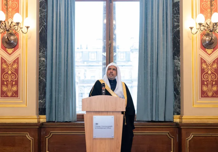 ‏وزارة الخارجية والكومنولث البريطانية تستضيف معالي الأمين العام رئيس هيئة علماء المسلمين فضيلة الشيخ د.⁧‫محمد العيسى‬⁩ في نقاشات موسَّعة، بحضور عدد من السفراء وطلاب الأكاديمية الدبلوماسية