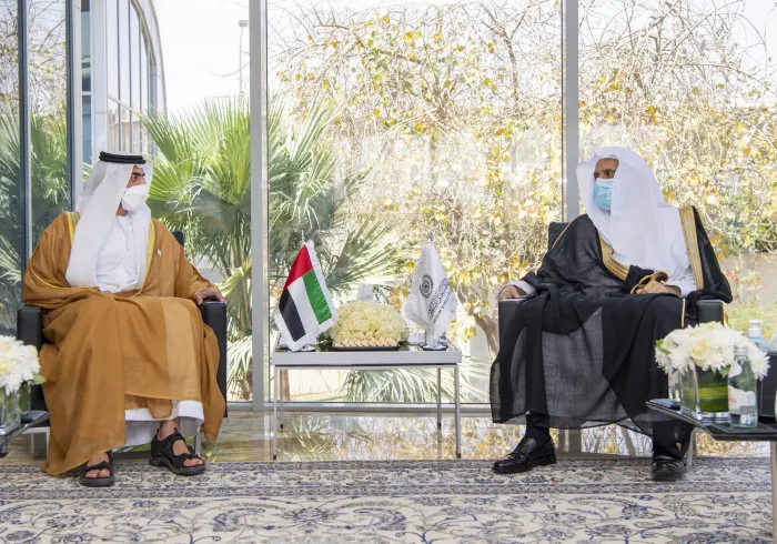 استقبل معالي الشيخ د. محمد العيسى‬⁩ ظهر اليوم في مكتبه معالي الشيخ نهيان بن سيف آل نهيان سفير دولة الإمارات‬⁩ العربية المتحدة