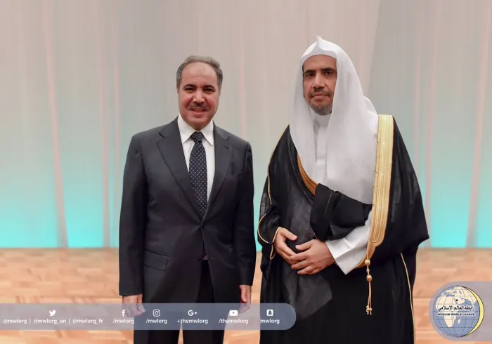 معالي الأمين يلتقي أثناء زيارته لليابان عدداً من السفراء .. ويظهر في الصورة أصحاب السعادة الكويتي والسوداني والأفغاني والإثيوبي والإيطالي