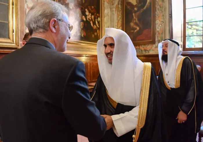 ‏المجلس البابوي بالفاتيكان يعقد اجتماعاً مع معالي أمين الرابطة تناول عدداً من الموضوعات، مشيداً باللقاء التاريخي مع الهولينس البابا فرنسيس