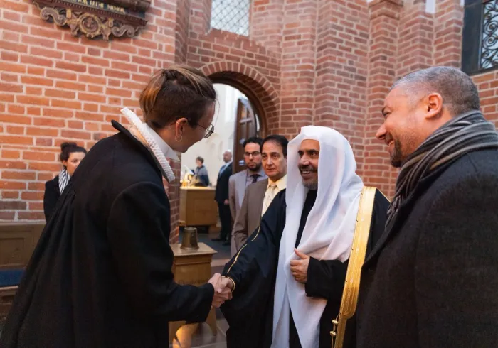 Les programmes de la LIM visent à bâtir des ponts de communication et d’amitié au-delà des frontières.