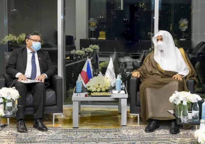 ‏استقبل معالي الشيخ د. محمد العيسى‬⁩ بمكتبه اليوم سعادة سفير جمهورية الفلبين‬⁩ لدى المملكة العربية السعودية، السيد عدنان في ألونتو