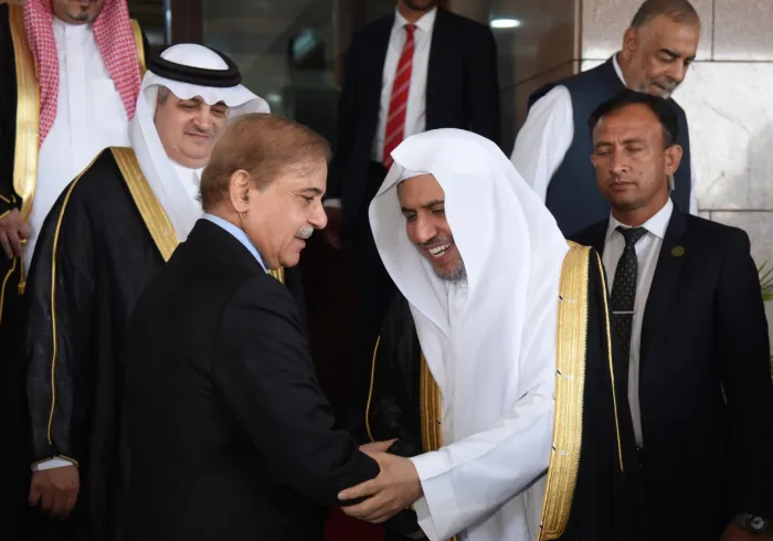 Ministre de la République islamique du Pakistan, M. Shahbaz Sharif, lorsqu’il a reçu  le Secrétaire général cheikh Mohammad Alissa à Islamabad.