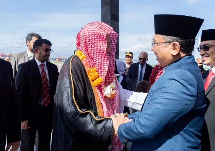 His Excellency Sheikh Dr. Mohammed Al-Issa arrives in Bali to chair the R20 Summit