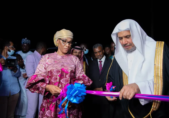 د.محمد العيسى يفتتح منشأة السلام الطبية في العاصمة الغامبية “بانجول”