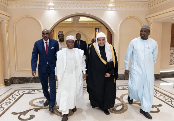 التقى معالي الشيخ د.محمد العيسى، في مكتبه بمكة المكرمة، معالي الأمين العام لـ منظمة التعاون الإسلامي، السفير السيد حسين إبراهيم طه، يصحبه معالي أمين مجمع الفقه الإسلامي الدولي بالمنظمة الأستاذ الدكتور قطب سانو.