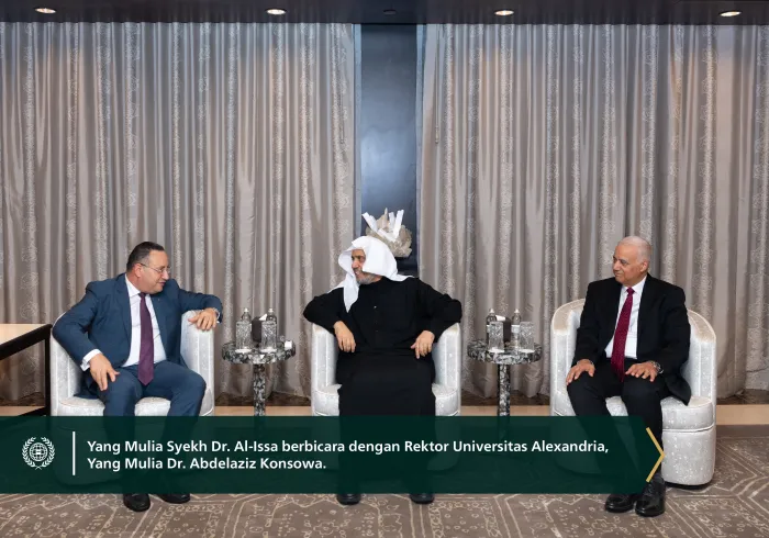 Yang Mulia Sekretaris Jenderal LMD, Yang Mulia Syekh Dr.  Mohammed Al-issa  , menerima Rektor Universitas Alexandria, Yang Mulia Dr. Abdelaziz Konsowa, dan Rektor Universitas Al-Alamein, Yang Mulia Dr. Essam El-Kordi