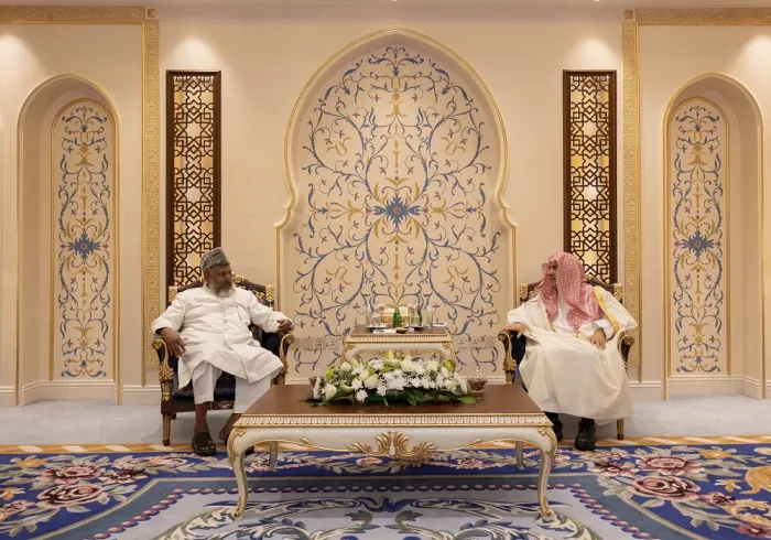 At the MWL’s headquarters in Makkah, His Excellency Sheikh Dr. Mohammed Alissa, the Secretary-General, Chairman of the Organization of Muslim Scholars, meets with Sheikh Dr. Asghar Ali Imam Mahdi Salafi