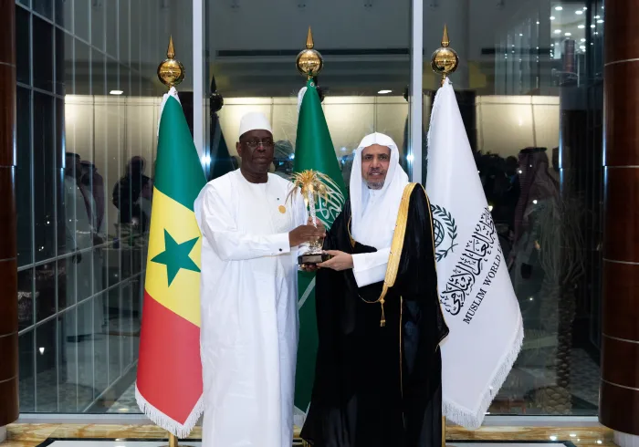 Hari ini, Yang Mulia Presiden Republik Senegal, Tuan MackySall, mengunjungi kantor cabang Liga Muslim Dunia di Riyadh