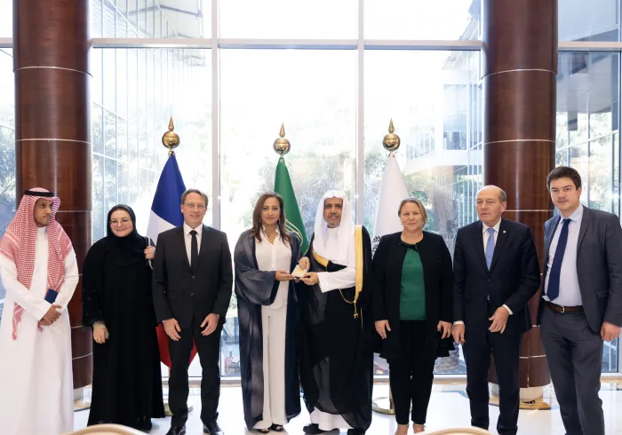 ‏التقى معالي الأمين العام، رئيس هيئة علماء المسلمين، فضيلة الشيخ د.⁧‫محمد العيسى‬⁩‬⁩ ، ظهرَ اليوم، في المقر الفرعي لرابطة العالم الإسلامي بمدينة الرياض، وفدًا برلمانيًّا فرنسيًّا