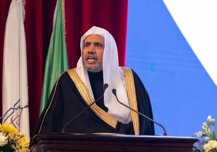 لاقتِ المحاضرةُ التذكاريةُ التي ألقاها معالي الأمين العام، رئيس هيئة علماء المسلمين، فضيلة الشيخ د.⁧‫محمد العيسى‬⁩، في القاعة الكبرى لجامعة القاهرة "بدعوةٍ رسميةٍ من معالي رئيس الجامعة"، حول موضوع: "مُستجدّات الفِكر بين الشرق والغرب"، أصداءً واسعةً