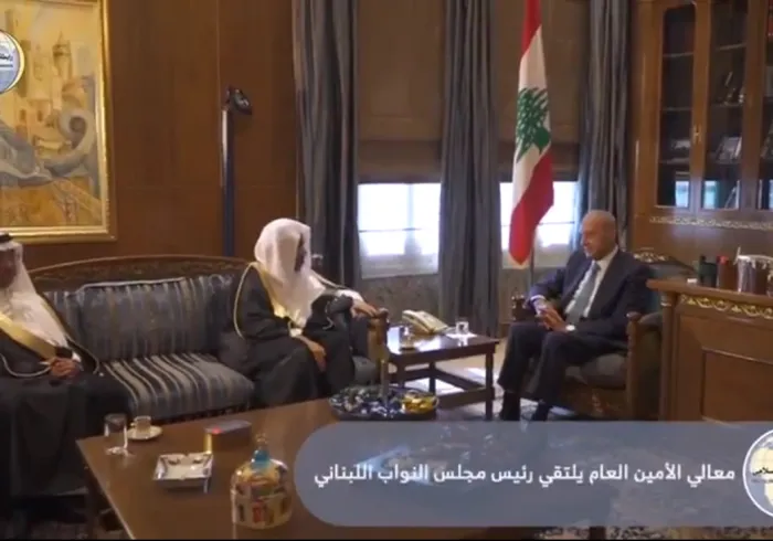 Le Président de la chambre des représentants libanais M. Nabih Berri recevant le SG de la Ligue Islamique Mondiale D.Mohamed Alissa à Beyrouth pour traiter de sujets d’intérêt commun.