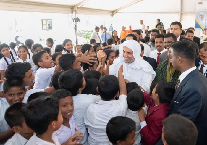 L'éducation et le dialogue sont essentiels pour  l’ouverture aux autres et la compréhension mutuelle. C’est pourquoi la LIM mène des projets à travers le monde visant à offrir à la jeunesse les moyens de construire un avenir meilleur. WYSD2020 World Youth