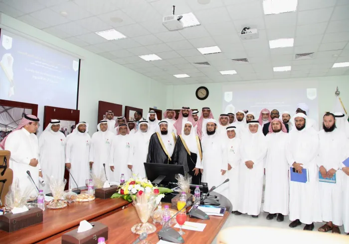 معالي الأمين العام لـ رابطة العالم الإسلامي رئيس مجلس إدارة الهيئة العالمية للإغاثة والرعاية والتنمية يوجه الهيئة ببذل المزيد من الجهود لنجدة المتضررين من لاجئي الروهينجا ، ومن ذلك رعاية الأيتام والأرامل، جاء ذلك خلال اجتماعه معهم في مقر الهيئة بجدة