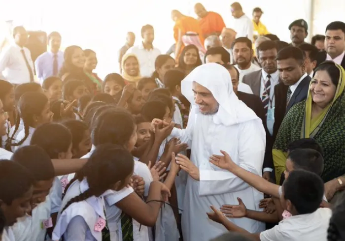 La haine anti-musulman résulte d'une incapacité à comprendre l’ islam. Les initiatives de la LIM visent à éclairer ses principes fondamentaux : l’ouverture aux autres, la coexistence et la paix entre tous.