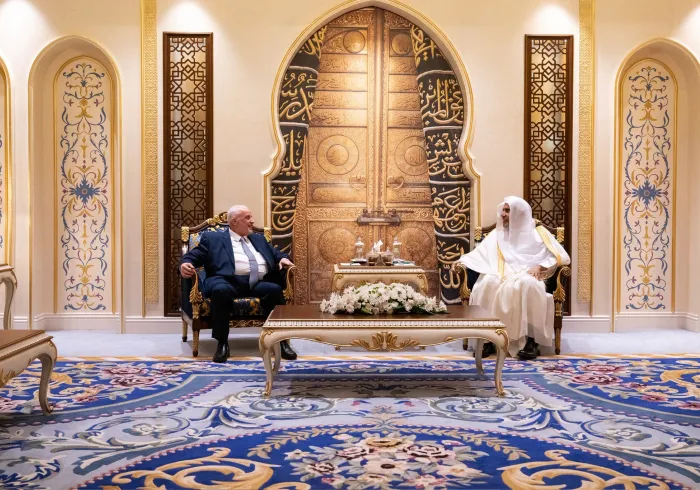 ‏استقبل معالي الأمين العام، رئيس هيئة علماء المسلمين، فضيلة الشيخ د.⁧‫محمد العيسى‬⁩ ⁦‬⁩، معالي وزير الأوقاف في الجمهورية العربية السورية الشيخ د. محمد أبو الخير شكري