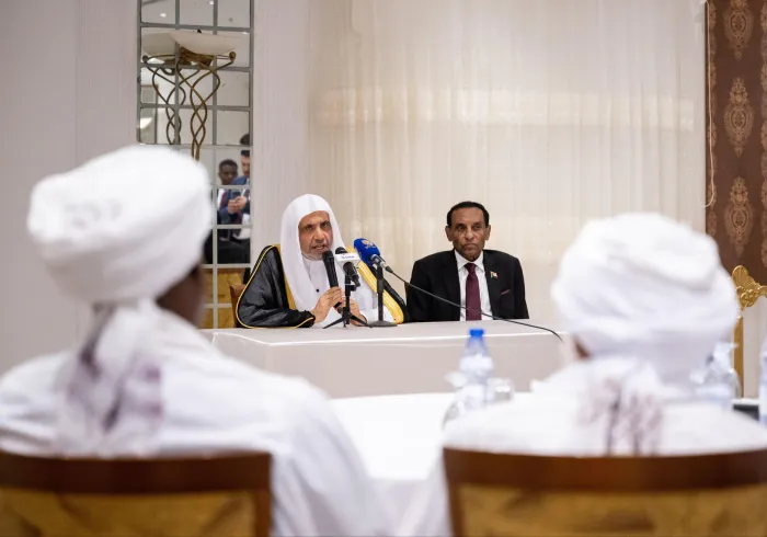 الأمينُ العام لرابطة العالم الإسلامي يلتقي علماءَ جمهورية السودان
