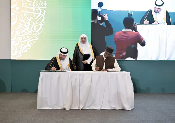 شهد معالي الأمين العام، رئيس هيئة علماء المسلمين، فضيلة الشيخ د.⁧‫محمد العيسى‬⁩‬⁩ توقيعَ مذكرة تفاهم بين رابطة العالم الإسلامي والمجلس الأعلى للشؤون الإسلامية في رواندا