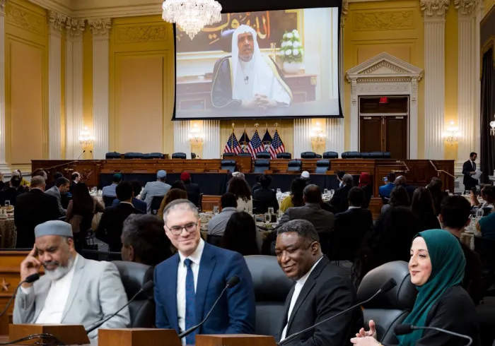 نظّمتْ رابطةُ العالم الإسلامي حفلَ الإفطار الرمضاني في الكونغرس الأمريكي -وذلك لأول مرة في تاريخه-، وسط حضورٍ كبيرٍ من المُشرِّعين الأمريكيين، والقادة الدينيين، وقيادات المجتمع المدني في عموم الولايات المتحدة