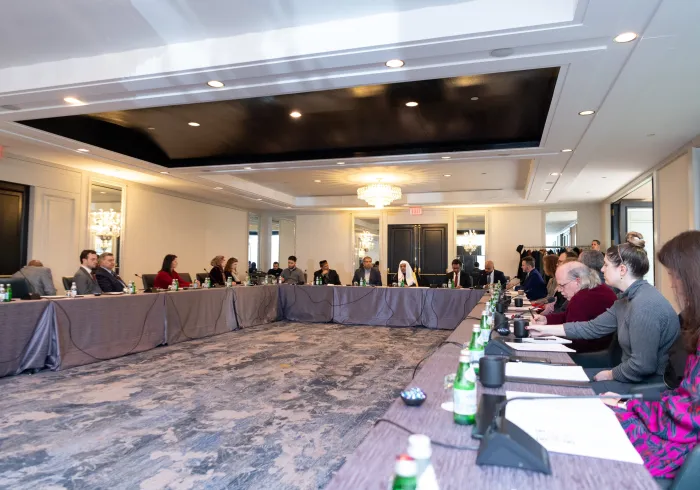 Di kediamannya di Washington, Yang Mulia Sekretaris Jenderal LMD,  Ketua Asosiasi Ulama Muslim, Syekh Dr. Mohammed Al-Issa , bertemu dengan sejumlah pemimpin organisasi kemanusiaan internasional dan pemimpin agama yang bekerja di Amerika Serikat 