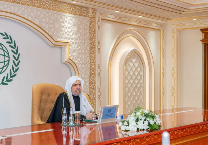 Kemarin siang, dalam pertemuan Yang Mulia Sekretaris Jenderal LMD, Ketua Asosiasi Ulama Muslim, Syekh Dr. Mohammed Al-issa, dengan delegasi mahasiswa dari minoritas Muslim di universitas-universitas Eropa