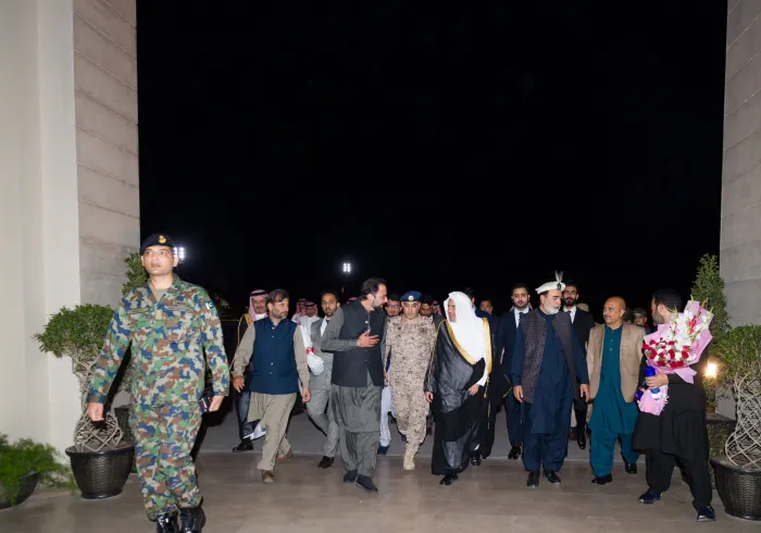 بدعوةٍ رسميةٍ من دولة رئيس الوزراء الباكستاني، "لإلقاء خطبة عيد الفطر المبارك في جامع الملك فيصل بإسلام آباد" وصل معالي الأمين العام، رئيس هيئة علماء المسلمين، فضيلة الشيخ د. ⁧‫محمد العيسى‬⁩، إلى إسلام آباد