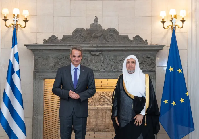 دولة رئيس وزراء اليونان يستقبل د.العيسى