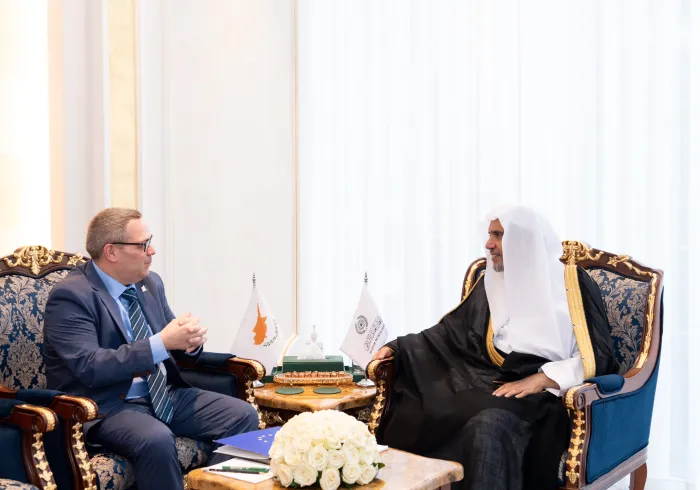 جناب دبیرکل، آقای دکتر شیخ محمد العيسى  در دفتر خود در ریاض با جناب آقای مایکل الیکسیوس فیدونیس، سفیر جمهوری قبرس در مملکت عربستان سعودی دیدار نمود