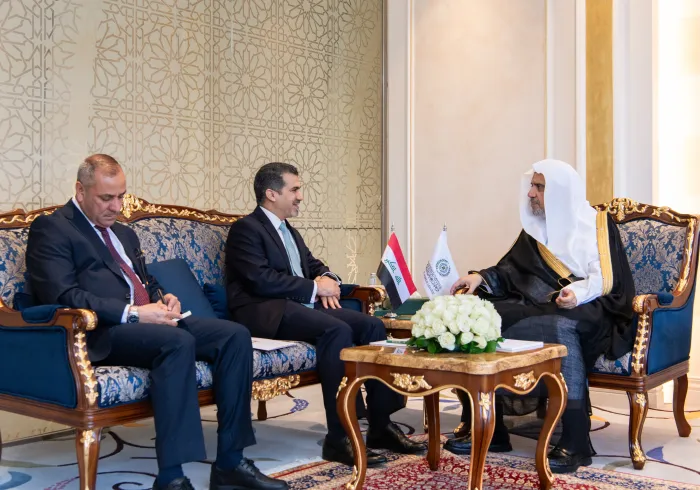 تبلَّغَ معالي الأمين العام، رئيس هيئة علماء المسلمين، فضيلة الشيخ د.⁧‫محمد العيسى‬⁩ بدعوةِ رئاسة الوزراء العراقية فضيلتَه لزيارة العراق، جاء ذلك خلال استقباله لسعادة القنصل العام لجمهورية العراق بالمملكة العربية السعودية، السيد محمد سمير النقشبندي