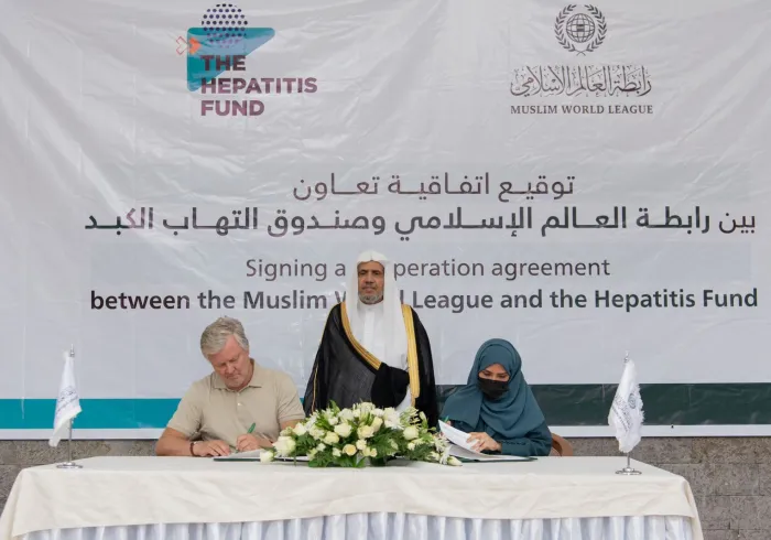 جمهورية كينيا تحتضنُ توقيعَ اتفاقية تعاونٍ بين ⁧‫رابطة العالم الإسلامي‬⁩ و"صندوق التهاب الكبد الوبائي"، لتوفير تدابيرِ الوقاية والعلاج والرعاية اللازمة للمصابين