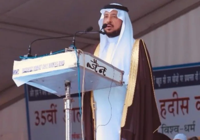 Mewakili Yang Mulia Sekretaris Jenderal LMD, Ketua Organisasi Ulama Muslim, Syekh Dr. Mohammed Alissa: Yang Mulia Wakil Sekretaris Jenderal LMD, Dr. Abdulrahman Alzaid, menyampaikan pidato atas nama Liga Muslim Dunia pada sesi pembukaan Konferensi Jamiat Ahle Hadees Pusat di India.