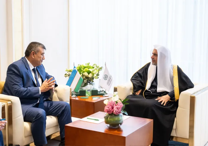 ‏التقى معالي الأمين العام، رئيس هيئة علماء المسلمين، فضيلة الشيخ د.⁧‫محمد العيسى‬⁩‬⁩ في مكتبه بالرياض ظُهر اليوم، سعادة سفير جمهورية أوزبكستان لدى المملكة العربية السعودية، السيد نادرجان تورغونوف، والوفدَ المرافق له. ‏وتناول اللقاءُ عددًا من الموضوعات ذات الاهتمام المُشترَك.