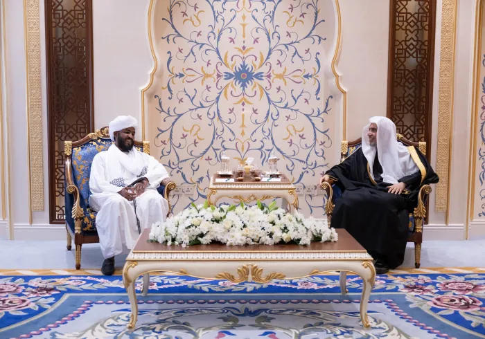 ‏استقبلَ معالي الأمين العام، رئيس هيئة علماء المسلمين، فضيلة الشيخ د.⁧‫محمد العيسى‬⁩‬⁩، في مكتبه بمكة المكرمة، معاليَ وزير الشؤون الدينية والأوقاف في جمهورية السودان، د. عمر بخيت محمد، والوفدَ المُرافق له.